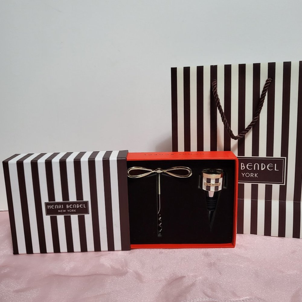 NIB RARE Henri Bendel "Toast of the Town Bar Set"